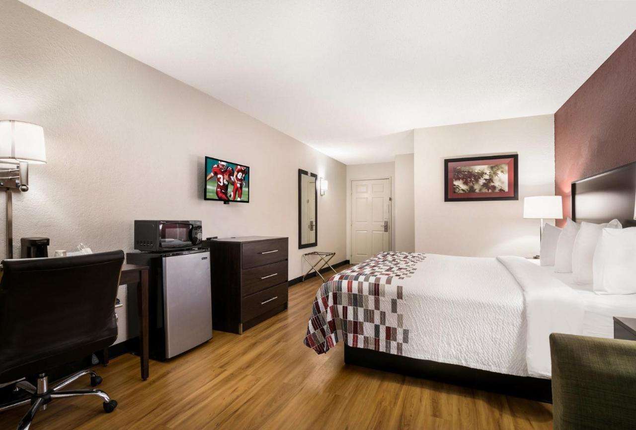 Red Roof Inn & Suites Knoxville East Buitenkant foto